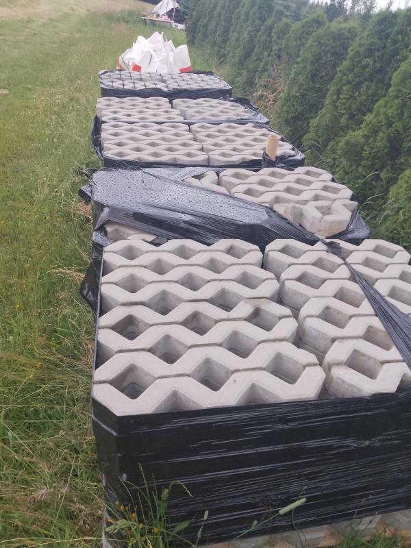 Sprzedam 12 palet płyt ażurowych o wymiarach...