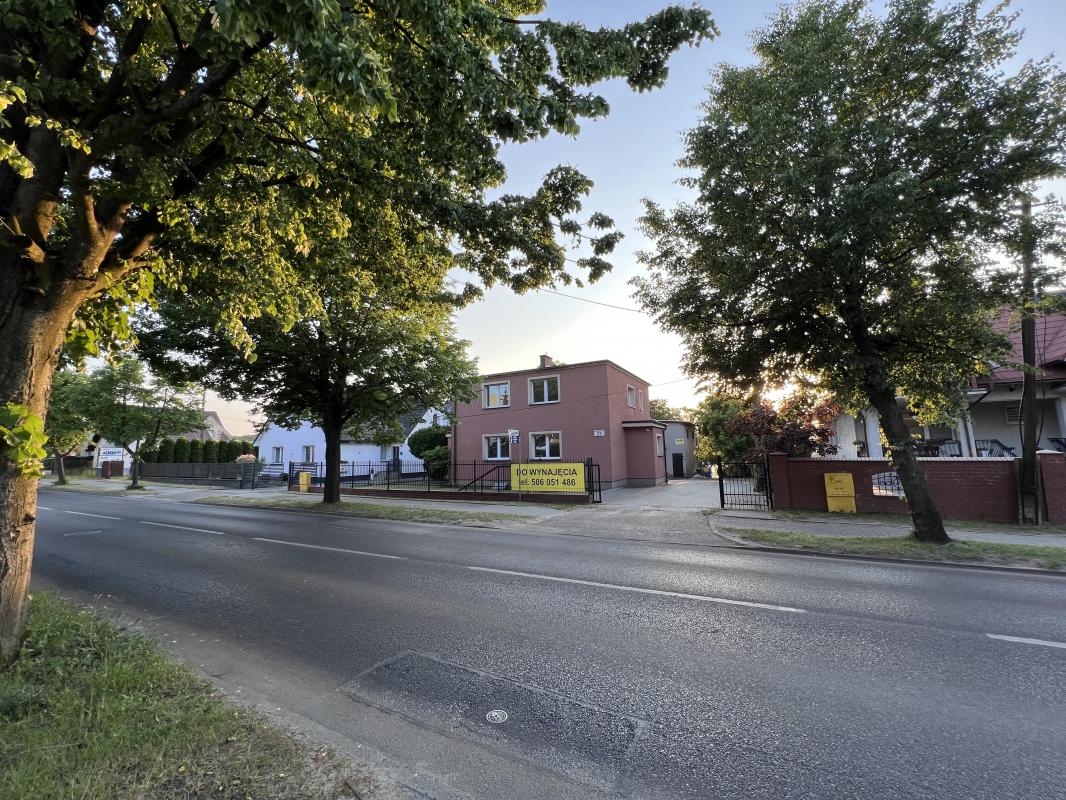 Wynajmę mieszkanie trzypokojowe na parterze w...