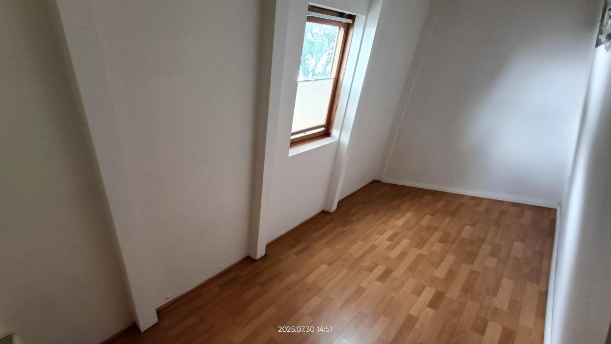 Mieszkanie dwupokojowe częściowo umeblowane...