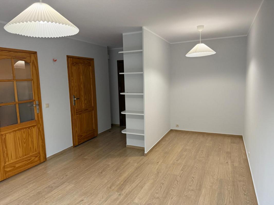 Wynajmę słoneczną kawalerkę z dużym balkonem....