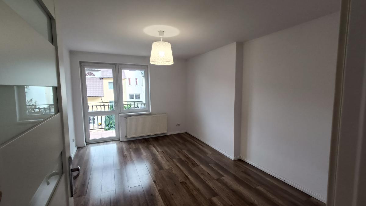 Mieszkanie dwupokojowe z balkonem pokój z...