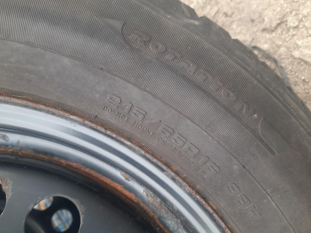 opony zimowe 215/65R16 stan jak na zdjęciach,...