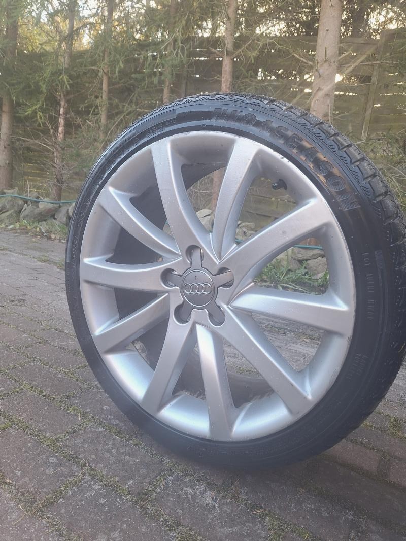 Sprzedam alu 225.40r18 Rozstaw 5x112 Opony...
