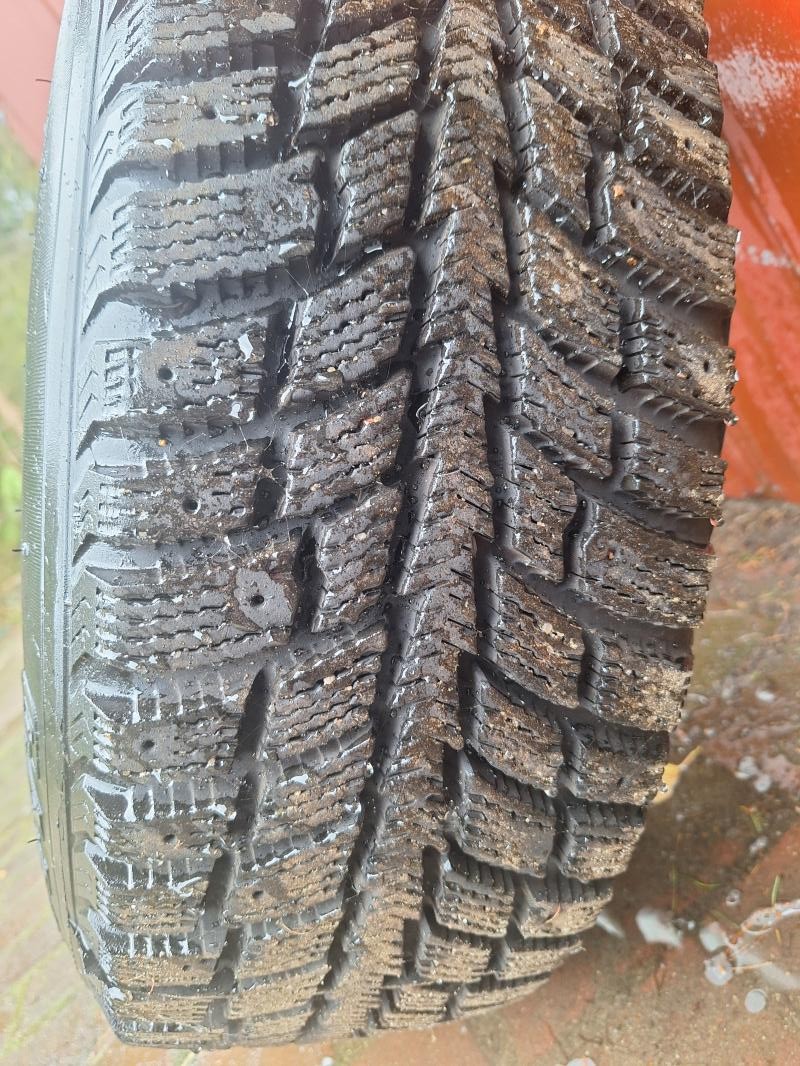 Sprzedam alu 5x120 z oponami 205.65.r15  opony...