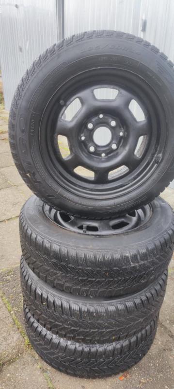 Witam
Sprzedam 4 felgi z zimowymi oponami do Vw...