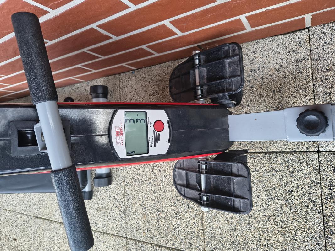 Na sprzedaż sprzęt sportowy uzywany. Wioślarz...