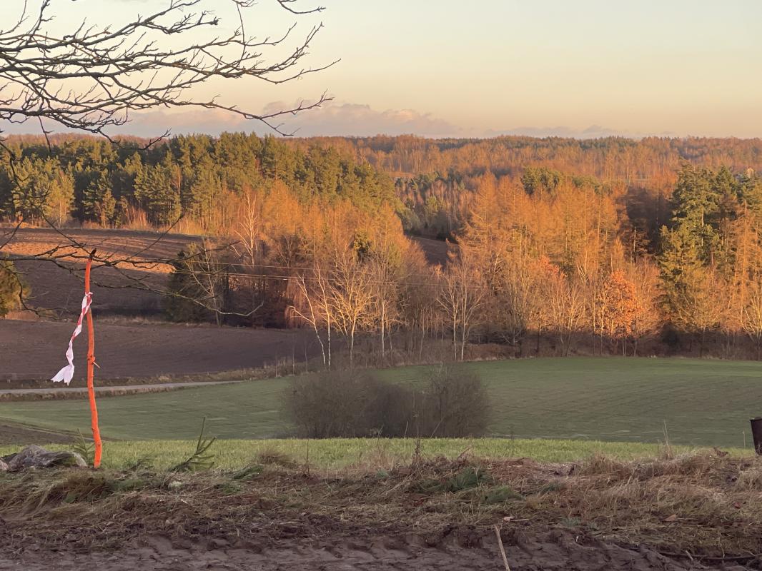 Działka budowlana z ładnym, przestrzennym...