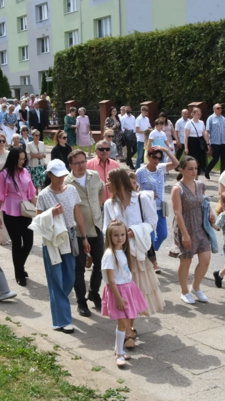 Boże Ciało w Kartuzach. Procesja przeszła ulicami osiedla Wybickiego