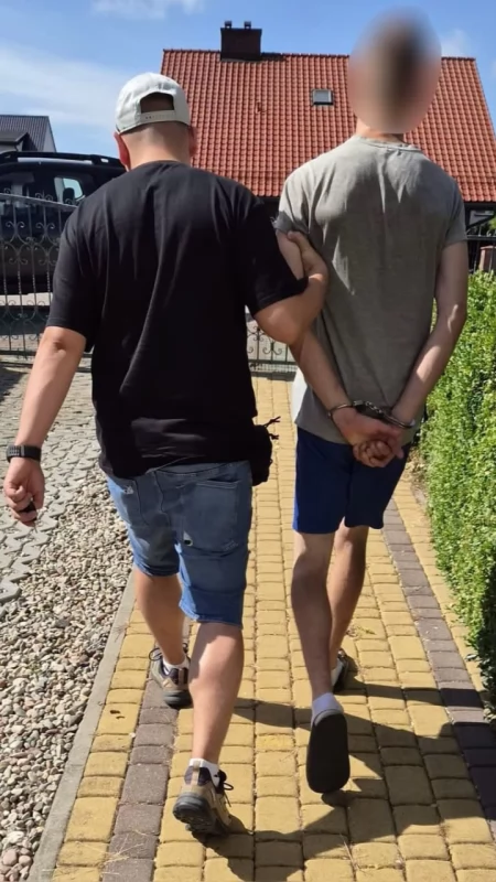 Kradli przez cały weekend. Wpadli po kradzieży gazu, tablic i paliwa