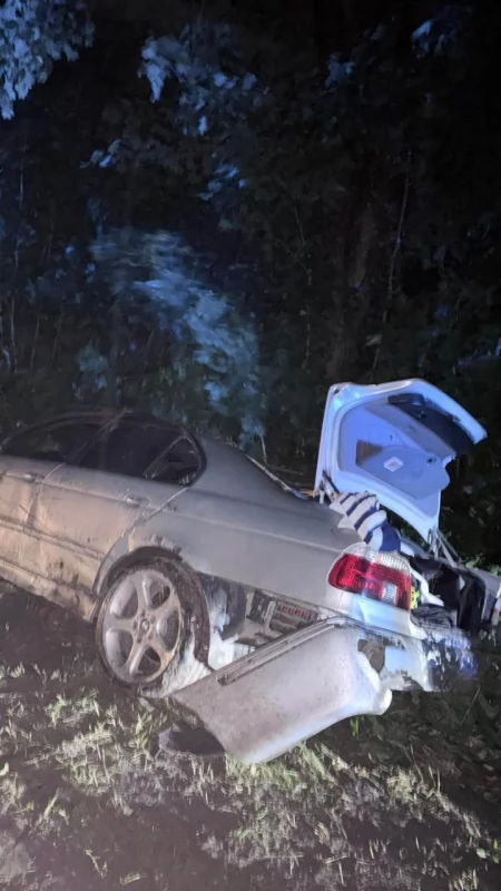 Brawura za kierownicą i jazda 18-latka BMW zakończona w rowie