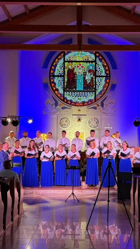 Muzyka połączyła pokolenia. Chór Discantus świętował 20-lecie działalności