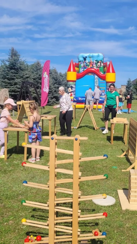 Rodzinnie i z ważnym przesłaniem. Piknik : W drodze, na polanie w Somoninie
