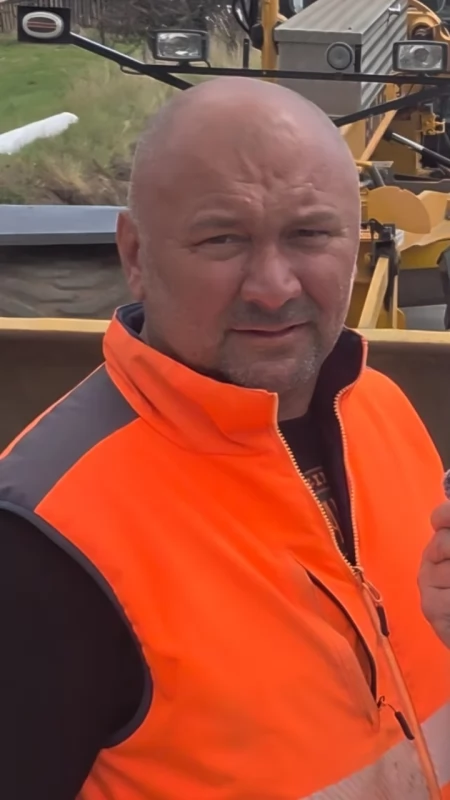 Płyta po płycie! Tak powstaje nowa droga w Łapalicach