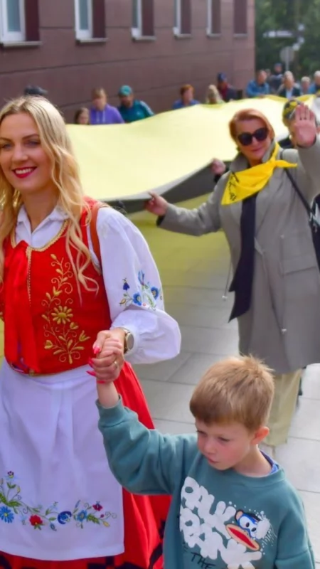 Kartuzy w czarno-żółtych barwach. Mieszkańcy uczcili Święto Flagi Kaszubskiej