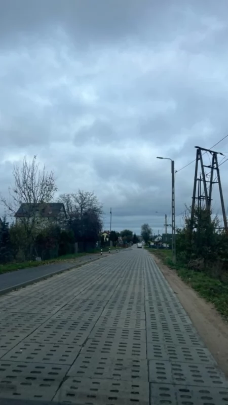 Utrudnienia w ruchu na ul. Jarzębinowej w Lniskach