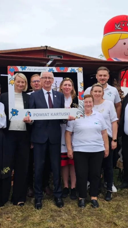 Kaszubskie tradycje w Sztumie. Powiat kartuski na dożynkach Pomorza
