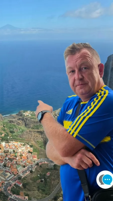 Przez rok wrzucał drobne do skarbonki. Spełnił marzenie o pierwszym locie do ciepłego kraju