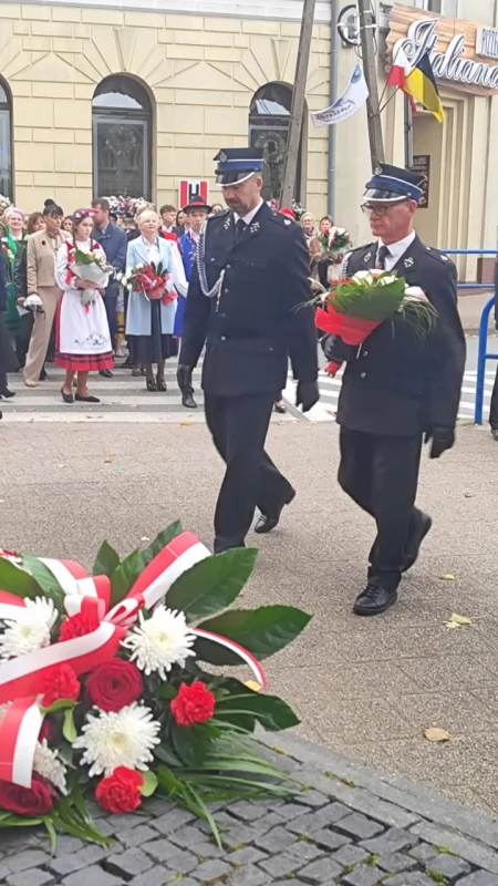 Odpust Świętego Brunona w Kartuzach: przemarsz, kwiaty pod kapliczką i msza w kolegiacie