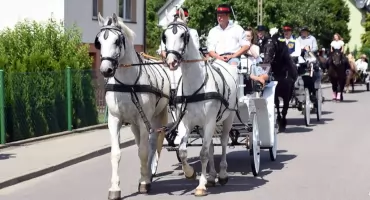 Konie, zawody i zabawa – wszystko to podczas Wielkiej Parady Wozów i Bryczek w Szymbarku