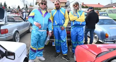 Tłumy na giełdzie klasyków w Sierakowice – 250 pojazdów i motoryzacyjna podróż w czasie