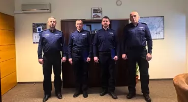Awanse w kartuskiej policji. Dwóch funkcjonariuszy z wyższymi stopniami