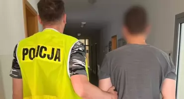 Pijany 23-latek wjechał w ogrodzenie cmentarza. Miał zakaz prowadzenia pojazdów