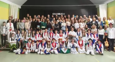 Międzynarodowa wymiana w Pomieczyńskiej Hucie. Uczniowie z Europy poznawali Kaszuby