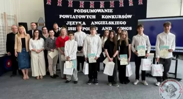 Młodzież zmierzyła się z językiem angielskim. XIII Powiatowy Konkurs Multimedialny „The World of English” w Kartuzach