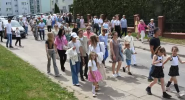 Boże Ciało w Kartuzach. Procesja przeszła ulicami osiedla Wybickiego