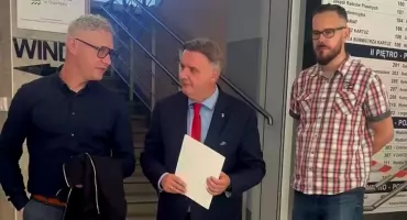Poseł Michał Kowalski pyta o funkcjonowanie kartuskiej strzelnicy. „Mieszkańcy mają prawo do pełnej informacji”