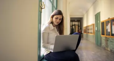 Studia bez przeprowadzki. Jak młodzi z Kaszub wybierają uczelnię w modelu online