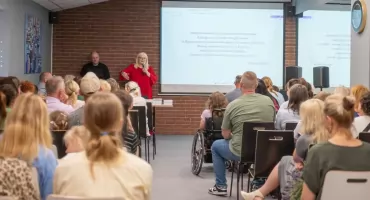 Grażyna Dembska gościem Biblioteki Samorządowej w Żukowie. O logopedii z wiedzą i pasją