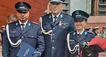 Wojewódzkie obchody święta policji. Dwóch funkcjonariuszy z Kartuz z przedterminowymi awansami