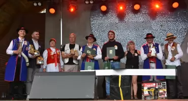 Chmielno pachniało tabaką. Tłumy na Festiwalu Tradycji Kaszubskich i XXIII Mistrzostwach Polski w Zażywaniu Tabaki