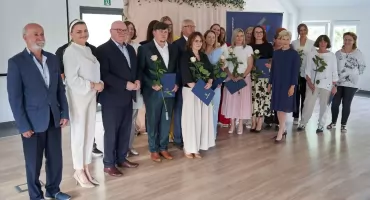 12 nauczycieli szkół średnich z awansem. W Kobysewie wręczono akty mianowania
