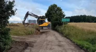 Ruszyły prace na drodze Starkowa Huta - Połęczyno. Powstanie nowa nawierzchnia