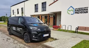 Kolejna inwestycja w usługi społeczne. Nowy Fiat Ulysse dla Radosnej Przystani w Sierakowicach