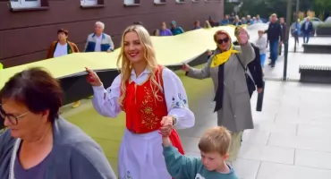 Kartuzy w czarno-żółtych barwach. Mieszkańcy uczcili Święto Flagi Kaszubskiej