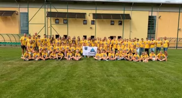 Młode koszykarki i piłkarze ręczni z Kartuzy trenowali w Zbicznie. Sport, integracja i przygotowania do sezonu