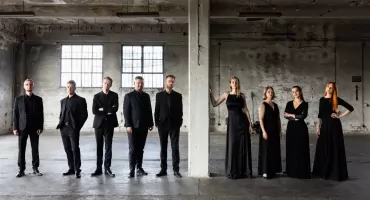 Koncert „Głos ziemi, głos nieba”. Oktet wokalny Simultaneo wystąpi w Żukowie