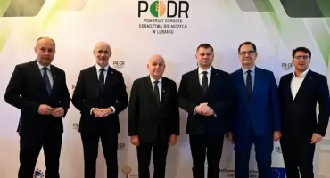 Ponad 350 osób na forum drobiarskim w Łyśniewie. Przyznano oznaczenia: Zasłużony dla Rolnictwa
