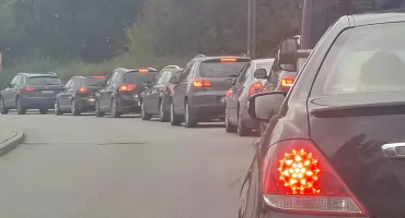 Paraliż komunikacyjny w Kartuzach. Potężne korki po zamknięciu ulicy Gdańskiej