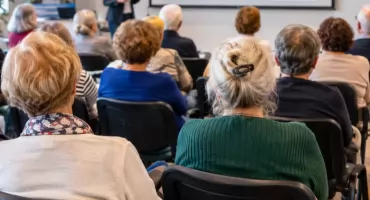 Spotkanie w szkole w Jelonku – wykład psychologa, plecak ewakuacyjny, formy wsparcia